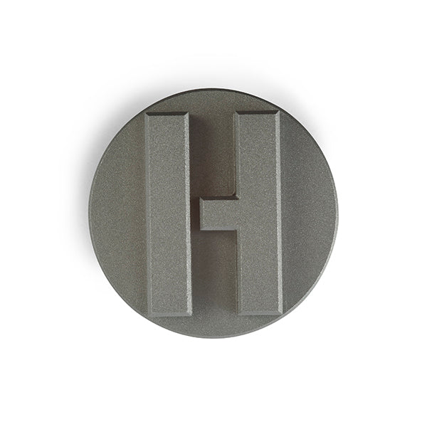 Tapón de Aceite Mishimoto MMOFC-MUS1-HOONSL Ford Mustang 87-01 Hoonigan Silver - Imagen 3