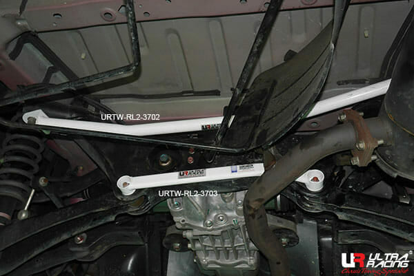 Barra Refuerzo Inferior Trasera Ultra Racing Mitsubishi Outlander 13+