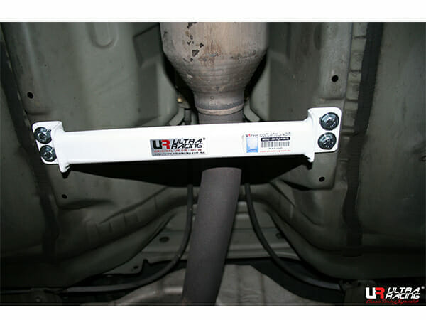 Refuerzo Inferior Central (2466) Ultra Racing para Scion TC (AT10) 2.4 2WD 05-10