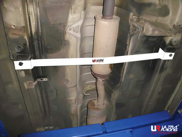 Barra Refuerzo Inferior Central Ultra Racing (3034) Chevrolet Epica/Tosca 2.0 2WD 07-15