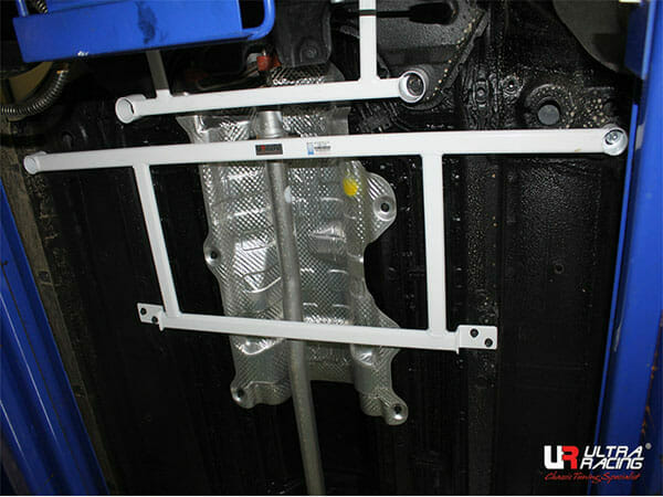 Barra Refuerzo Inferior Central Ultra Racing Ssangyong Tivoli 1.6/1.6D 2WD 15+ (3244)