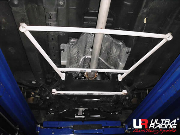 Barra Refuerzo Inferior Central Ultra Racing (3629) Kia Sportage (QL) 1.7D/2.0D 2WD 17-22