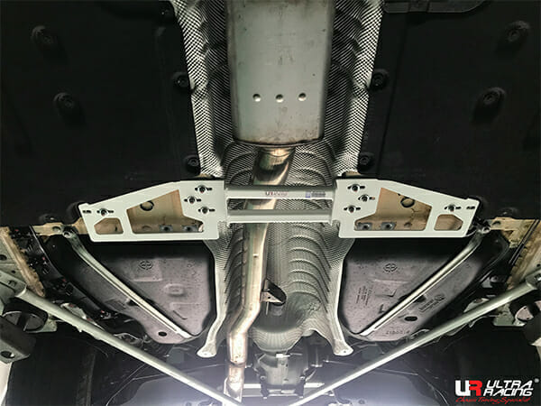 Refuerzo Inferior Central (4118) Ultra Racing para BMW 5 G30 (530I) 2.0T 2WD 17+