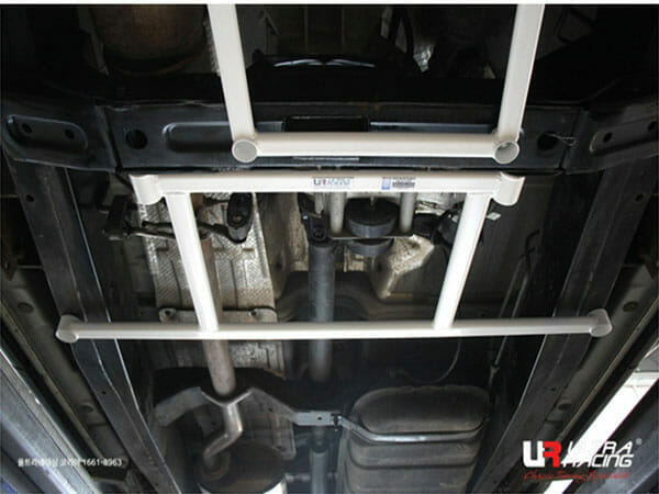 Refuerzo Inferior Central (4131) Ultra Racing para Ssangyong Rexton Sports (Q200) 2.2D 18+