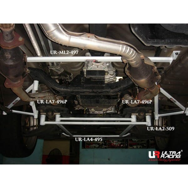 Refuerzo Inferior Central (497) Ultra Racing para Nissan Elgrand (E51) 3.5 V6 4WD 02-10