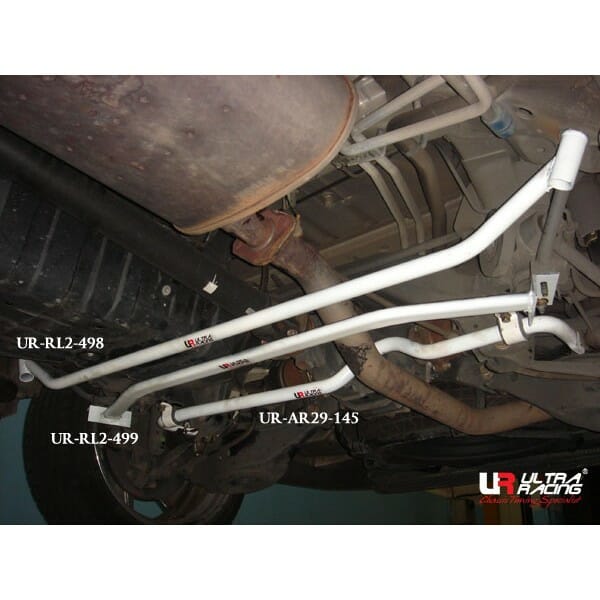Barra Inferior Trasera Ultra Racing (498) para Nissan Elgrand (E51) 3.5 V6 4WD 02-10