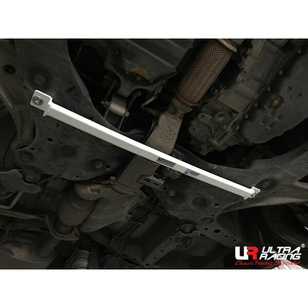 Barra Inferior Delantera Ultra Racing (3161) Nissan Elgrand (E52) 3.5 V6 2WD 10+