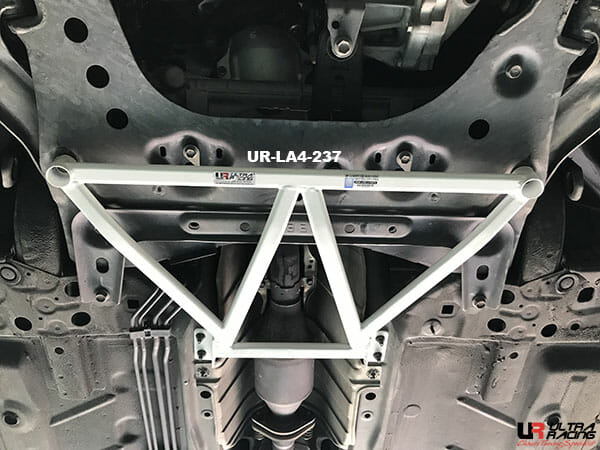 Barra Refuerzo Inferior Delantera (237) Ultra Racing para Nissan Cube (Z12) 08+/Pulsar (C12) 11-18/Sentra (B17) 13-19/Versa (C11)