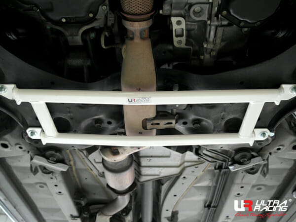 Barra Refuerzo Inferior Delantera Ultra Racing (3655) Nissan Murano (Z51) 3.5 4WD 09-14