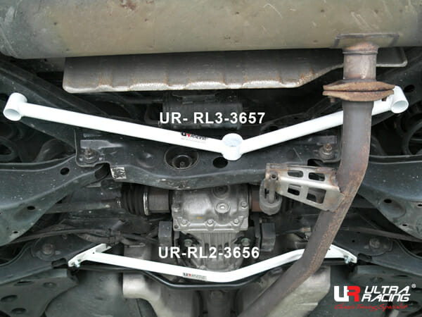 Barra Inferior Trasera Ultra Racing (3656) para Nissan Murano Z51 3.5 4WD 09-14