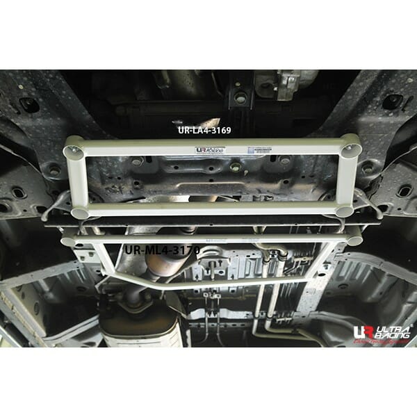 Barra Refuerzo Inferior Central Ultra Racing (3170) Nissan Serena (C26) 2.0 2WD 10-18