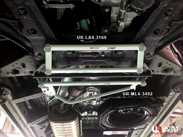 Barra Refuerzo Inferior Central Ultra Racing Nissan Serena (C26/C27) 2.0 2WD 10+