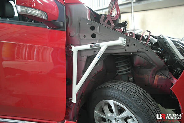 Soportes de Aleta (392P) Ultra Racing para Perodua Axia (B200) 1.0 2WD 14+