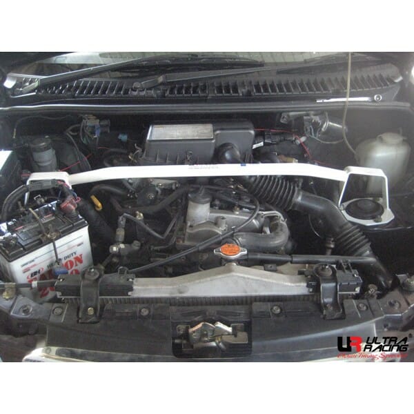Barra de Torretas Superior Delantera Ultra Racing (941) para Perodua Kembara 1.5 DVVT 2WD 03-05