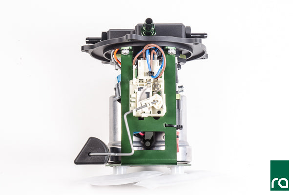 Conjunto Soporte Bomba Combustible Mitsubishi EVO 7-8-9 Walbro F90000267/274/285 Radium Engineering - Imagen 3