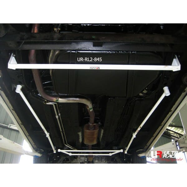 Barra Inferior Trasera Ultra Racing (845) para Proton Exora 1.6 2WD NA 09-14