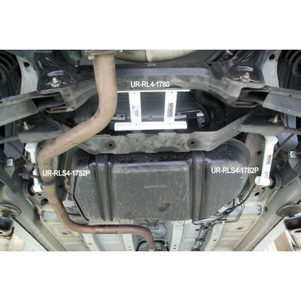 Barra Inferior Trasera Ultra Racing (1780) para Proton Preve/Suprima 1.6T 2WD 12+