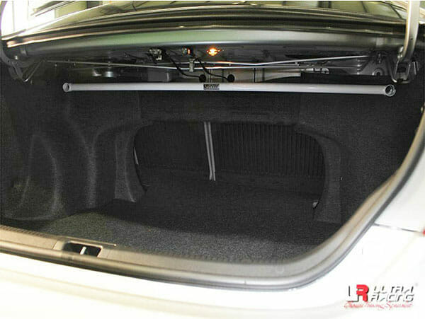 Barra de Torretas Trasera Superior Ultra Racing (2558) Toyota Camry (XV50) 2.0/2.5 2WD 12-17