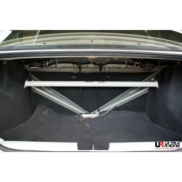 Barra de Torretas Trasera Superior Ultra Racing (410) para Honda City (3A2/SX8) 1.5 2WD 96-02