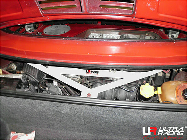 Barra de Torretas Trasera Superior 3222 Ultra Racing para MG-F 95-02 1.8 2WD