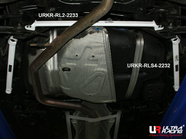Barra Inferior Trasera (2233) Ultra Racing para Chevrolet Malibu 2.0D 2WD 13-15