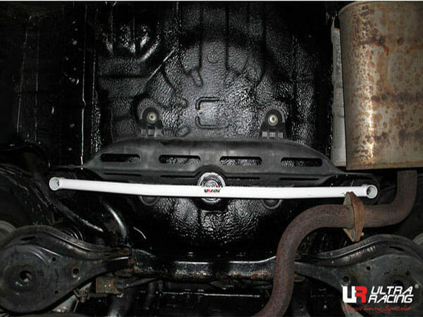 Barra Inferior Trasera Ultra Racing para Renault Samsung SM5 (A34R) 2.0 2WD 05-10