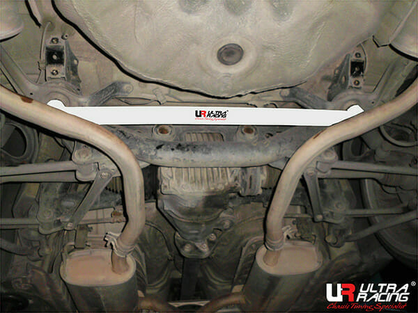 Barra Inferior Trasera Ultra Racing (2813) para Lexus LS 400 (XF20) 94-00