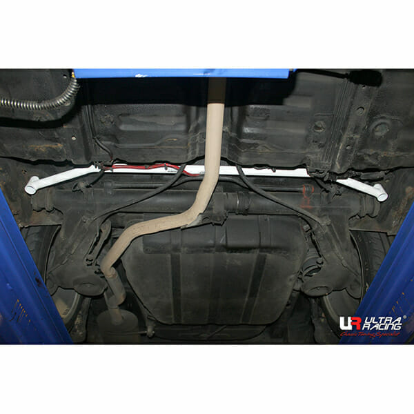 Barra Inferior Trasera Ultra Racing (3254) para Hyundai Excel (X2) 1.5 2WD 89-95