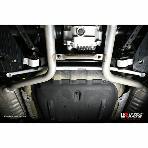 Barra Inferior Trasera Ultra Racing (3621) Hyundai Equus (EQ900) 3.8 2WD 10-16
