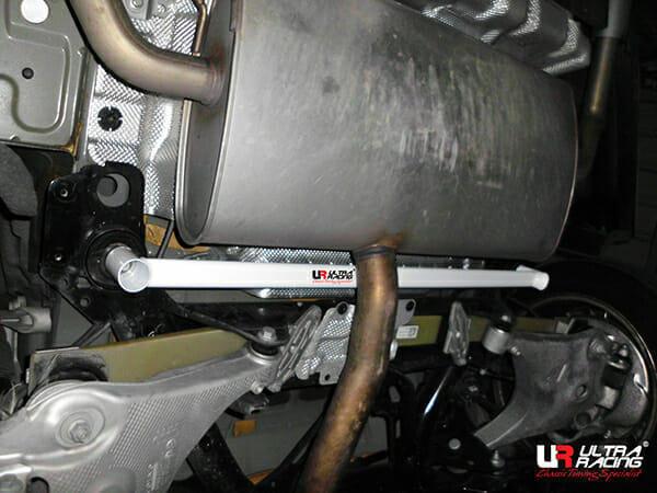 Barra Inferior Trasera (3760) Ultra Racing para Volvo V90 T8/XC60/XC90