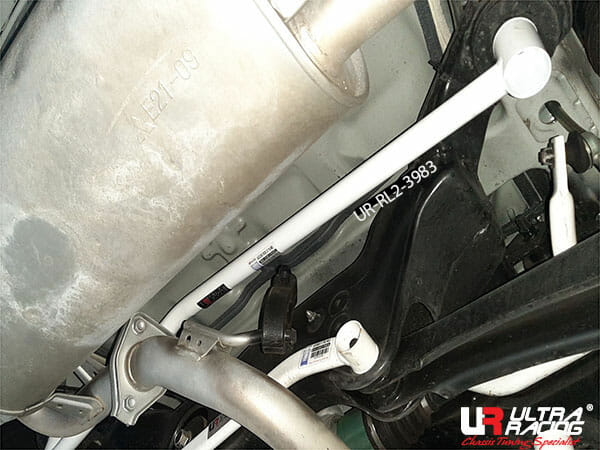 Barra Inferior Trasera Ultra Racing (3983) para Mitsubishi Eclipse Cross 1.5T 4WD 17+