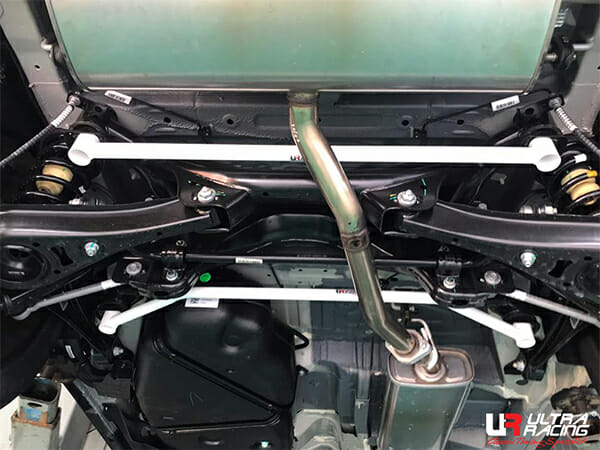 Barra Inferior Trasera Ultra Racing (4161) para Proton X70 1.8T 2WD CKD 20+