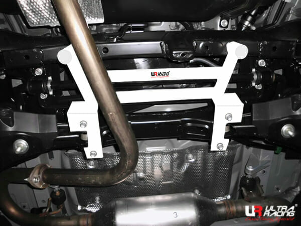 Barra Inferior Trasera (2355) Ultra Racing para Scion TC 2.5 11-14/TC FL 2.5 14-16 2WD