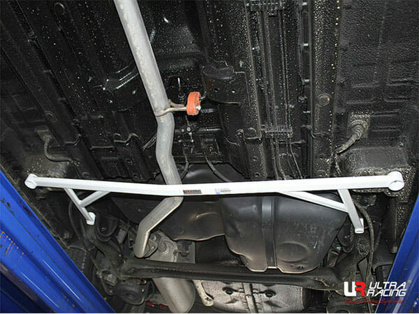 Barra Inferior Trasera Ultra Racing (3245) para Ssangyong Tivoli 1.6/1.6D 2WD 15+