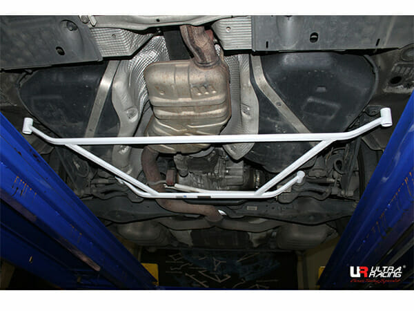 Barra Inferior Trasera (3249) Ultra Racing para Volkswagen Passat Cc R36 3.6 4WD 08-17