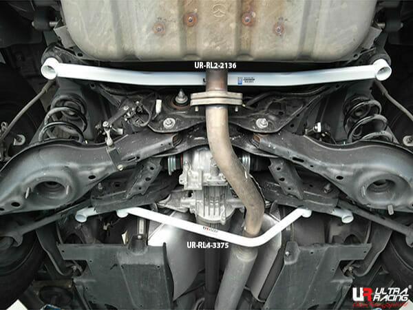 Barra Inferior Trasera Ultra Racing (3375) para Mazda CX-5 (KE) 12-17
