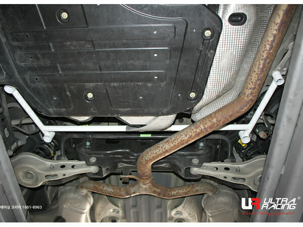 Barra Inferior Trasera Ultra Racing (3804) para Chevrolet Malibu 1.5T/2.0T 2WD Hybrid 16+