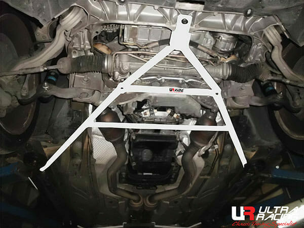 Barra de Torretas Superior Delantera Ultra Racing (3494) para Mercedes R230 SL350 3.5 V6 2WD 01-11
