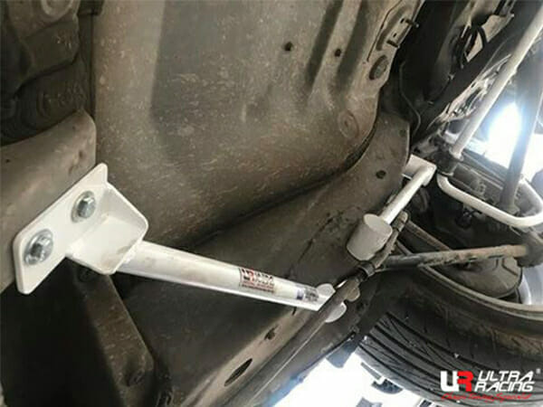 Barra Inferior Trasera (748P) Ultra Racing para Lexus RX 330 (XU30) / Toyota Highlander / Harrier