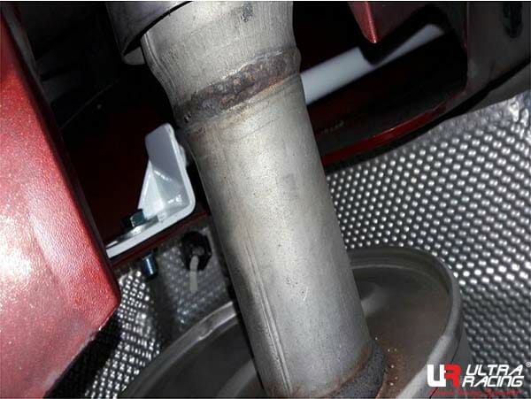 Barra de Torsión Trasera (2242) Ultra Racing para Renault Fluence 2.0 09+/Samsung SM3 1.6 09-20 2WD