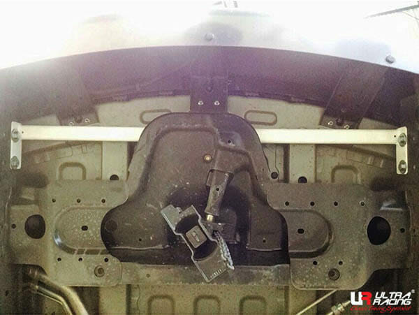 Barra de Torsión Trasera Ultra Racing (3151) para Isuzu MU-X (RF10) 2.5 2WD/4WD 13-21