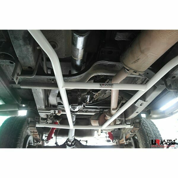 Barra Refuerzo Inferior Central Ultra Racing Suzuki Jimny (SJ30) 81-98