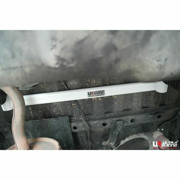 Barra Inferior Trasera Ultra Racing (3107) para Suzuki Jimny (SJ30) 1.3 4WD MT 81-98
