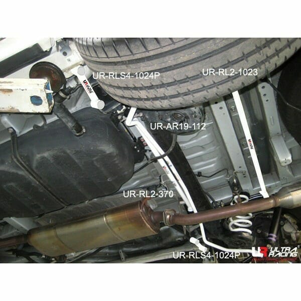Barra Inferior Trasera (1023) Ultra Racing para Toyota Alphard (AH20) 2.4 08-15/Alphard/Vellfire 3.5 08-15 2WD
