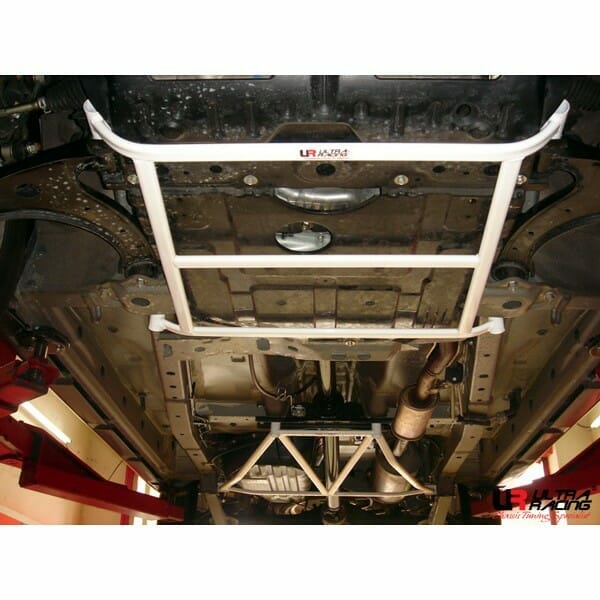 Barra Refuerzo Inferior Delantera Ultra Racing (275) para Toyota Avanza (F600/F650/F652) 1.5 2WD 03-18