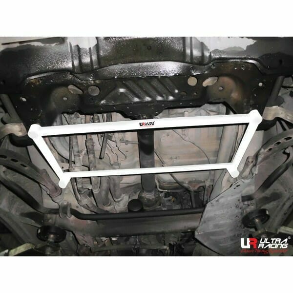Barra Refuerzo Inferior Delantera Ultra Racing Toyota Estima (XR10) 2.4 2WD 90-99 (2039)