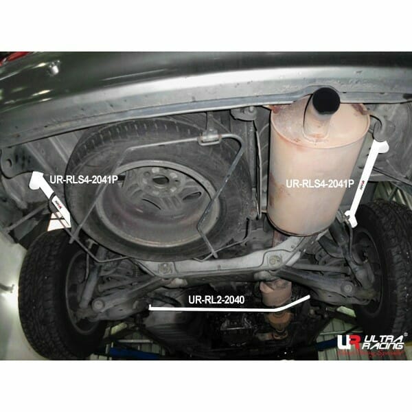 Barra Inferior Trasera Ultra Racing (2041P) para Toyota Estima (XR10) 2.4 2WD 90-99