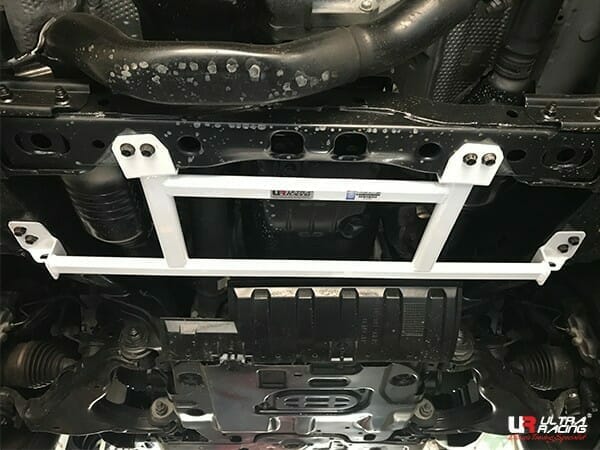 Barra Refuerzo Inferior Delantera (3632) Ultra Racing Para Toyota FJ Cruiser (XJ10/GSJ10) 4.0 V6 4WD 10-17