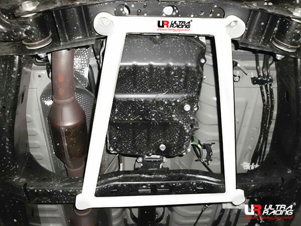 Barra Refuerzo Inferior Delantera Ultra Racing (3814) Para Toyota Innova (AN140) 2.0 2WD 15+