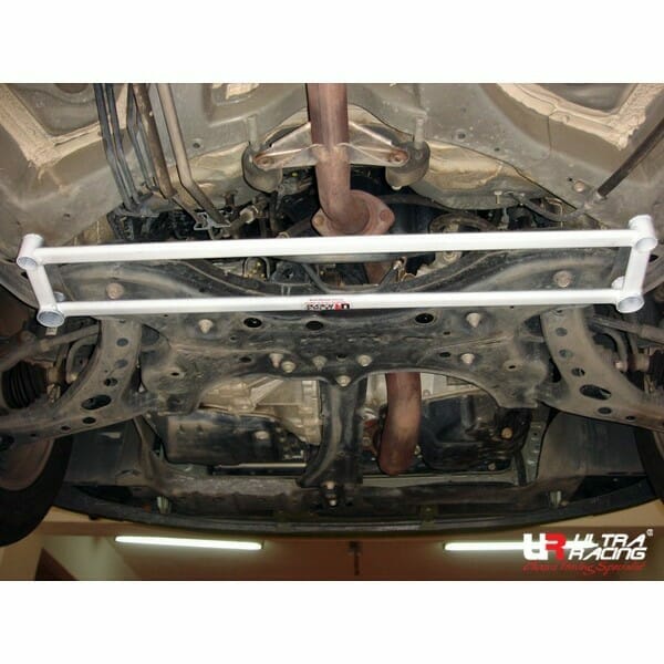 Barra Refuerzo Inferior Delantera Ultra Racing (385) Toyota Ipsum (XM20) 2.4 2WD 01-09